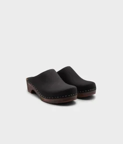 Austin minimalistic clog mule
