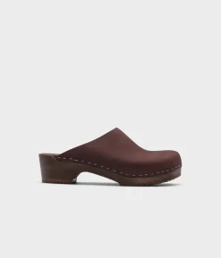Austin minimalistic clog mule