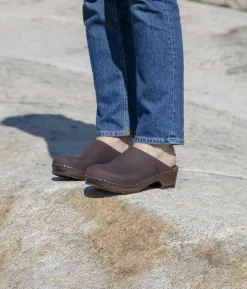 Austin minimalistic clog mule