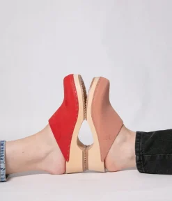 Austin minimalistic clog mule