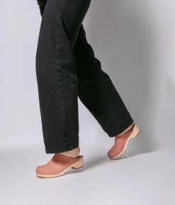 Austin minimalistic clog mule