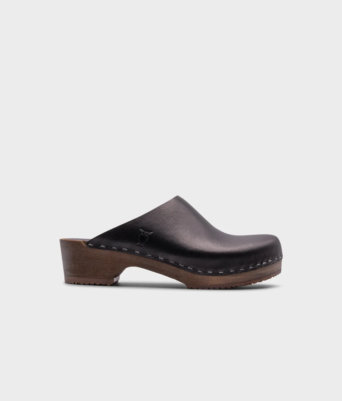Austin minimalistic clog mule
