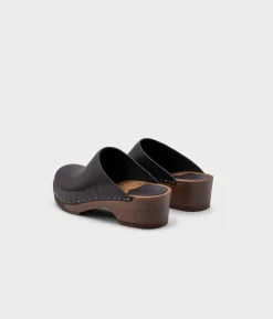 Austin minimalistic clog mule