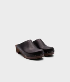 Austin minimalistic clog mule