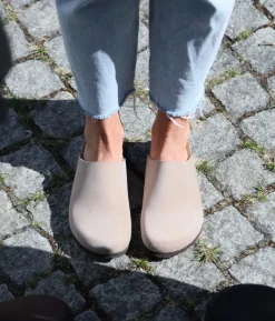 Bilbao closed-toe cork sandal