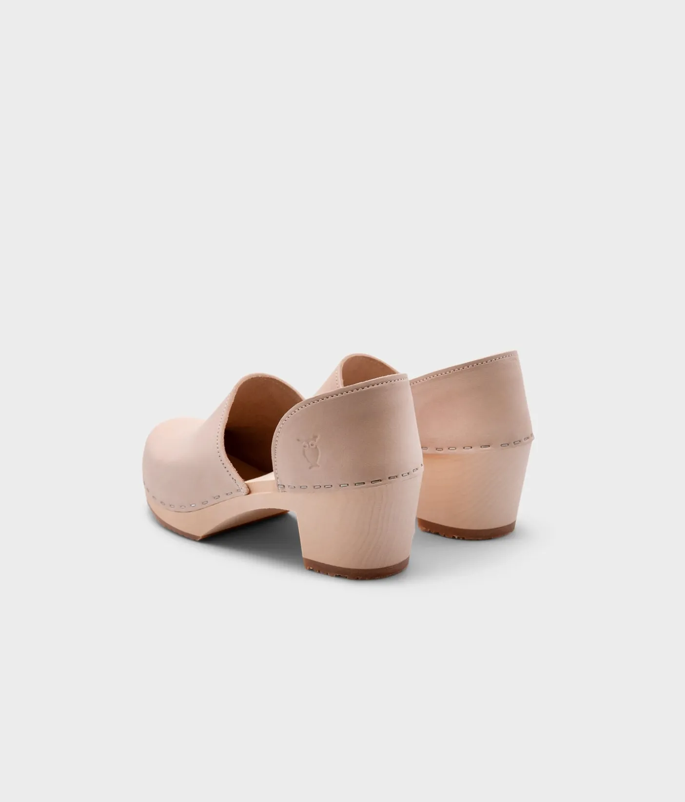 Brett closed-back clogs