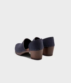 Brett closed-back clogs
