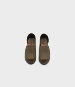 Brett closed-back clogs