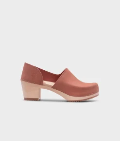 Brett closed-back clogs