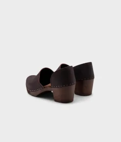 Brett closed-back clogs