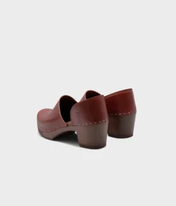 Brett closed-back clogs
