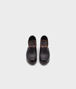 Brett closed-back clogs