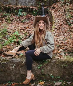 Brett closed-back clogs