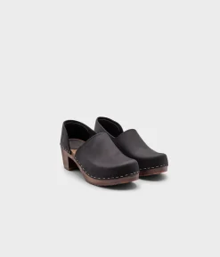 Brett closed-back clogs