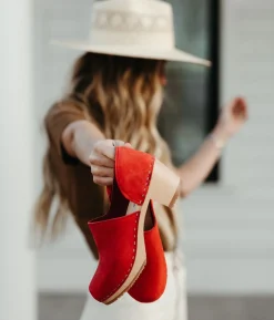 Brett closed-back clogs