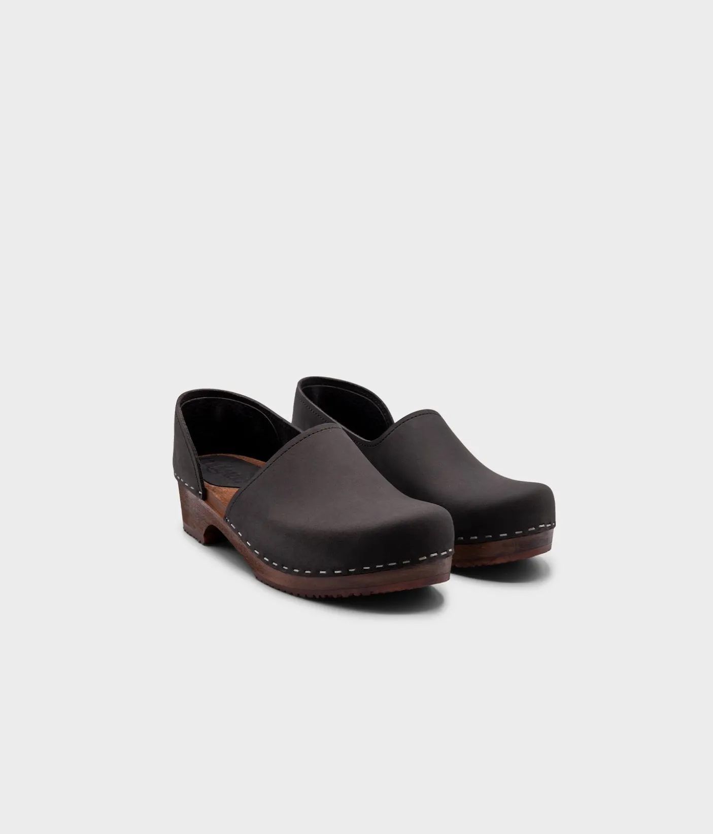 Brett low closed-back clogs