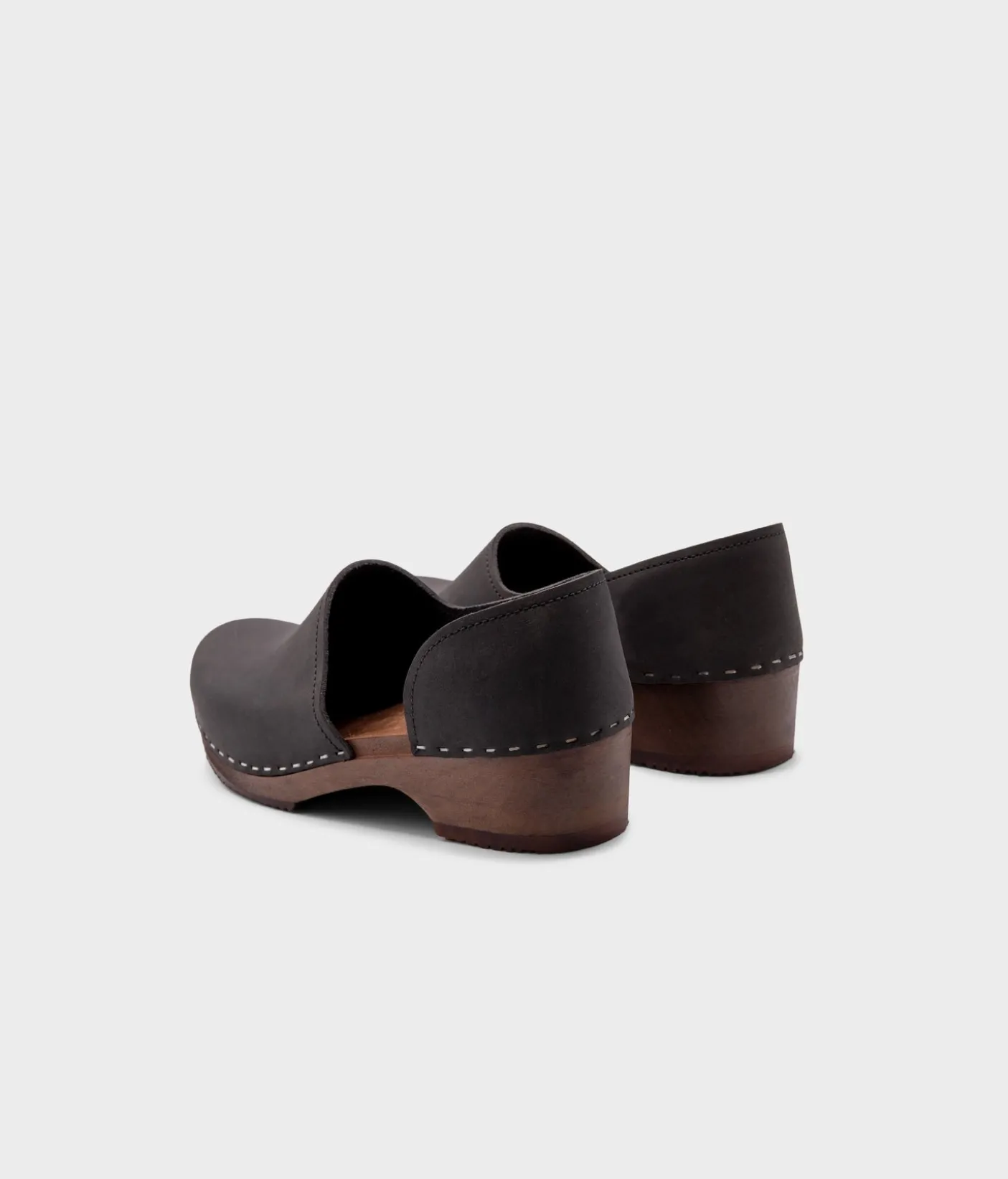 Brett low closed-back clogs