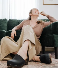 Brett low closed-back clogs