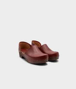Brett low closed-back clogs