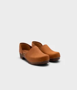 Brett low closed-back clogs