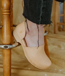 Brett low closed-back clogs