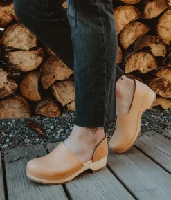 Brett low closed-back clogs