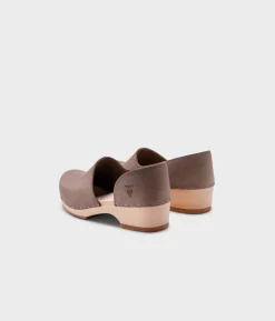 Brett low closed-back clogs