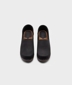 Bridget closed-back clogs