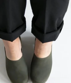 Bridget closed-back clogs