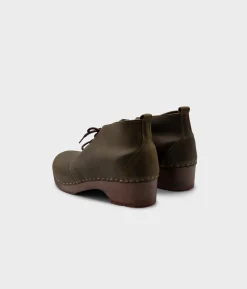 Chukka clog boots