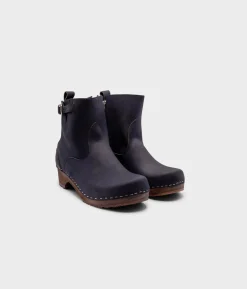 Manhattan low clog boots