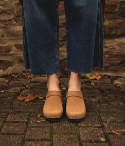 Maya classic clog mule