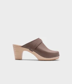 Maya classic clog mule