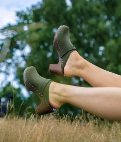 Maya classic clog mule