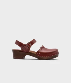 Milan clog sandals
