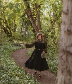 Monroe crossed clog sandal