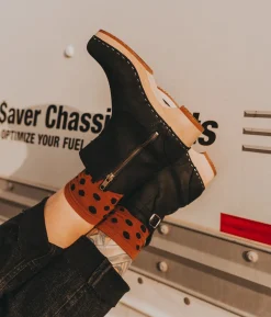 New York low clog boots