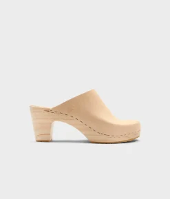 Rhodes minimalistic clog mule