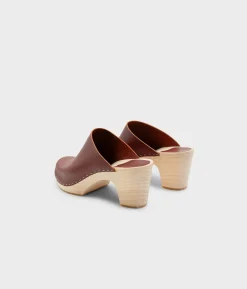 Rhodes minimalistic clog mule