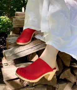 Rhodes minimalistic clog mule