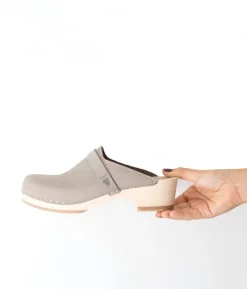 Tokyo classic clog mule