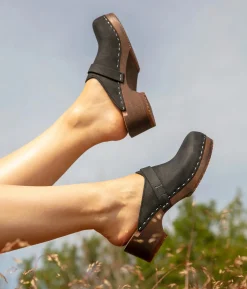 Tokyo classic clog mule